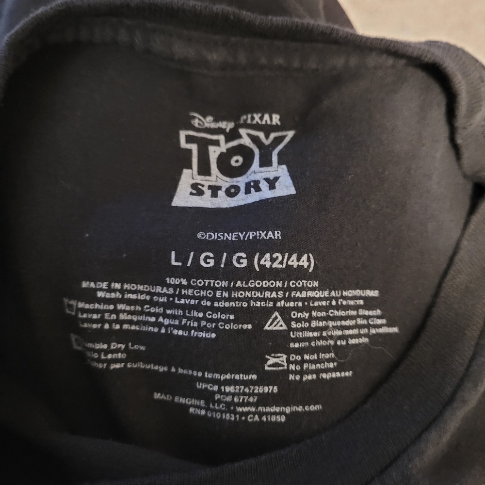 Disney Pixar Toy Story Pizza Planet Graphic T-Shirt Large - Picture 3 of 3